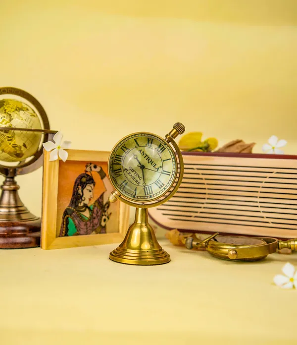 Antiqula_Epoch_3.3_Rotating_Vintage_Brass_Globe_Desk_Clock